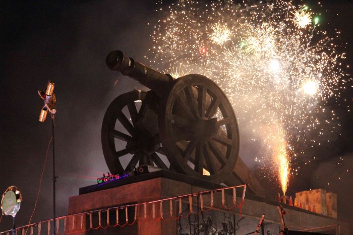 Историко-культурный фестиваль «Музы и пушки». Рок-фестиваль «RUDA». Файер-шоу.