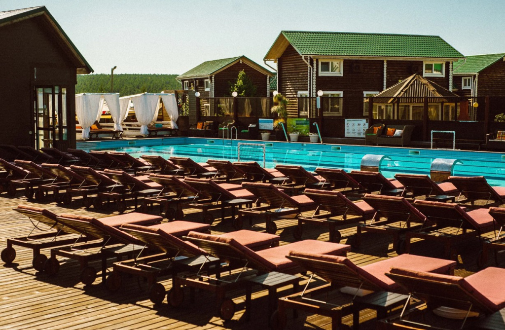 Загородный клуб «Белая лошадь» Загородный клуб «Белая лошадь»